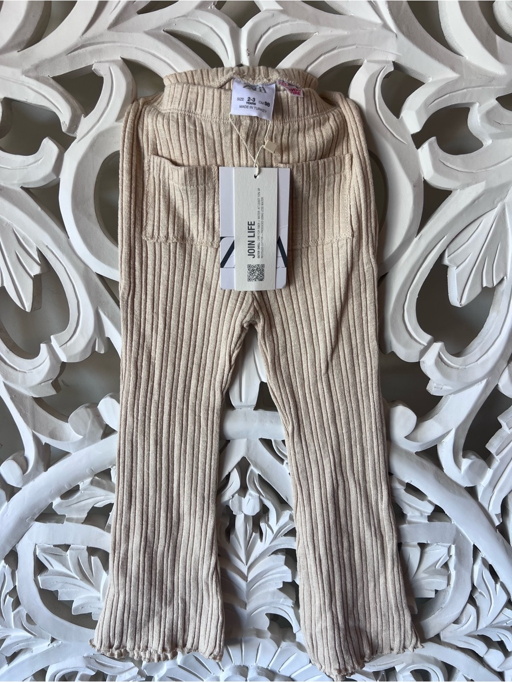 NWT Zara size 2-3 Cream Ribbed Knit Kids Leggings